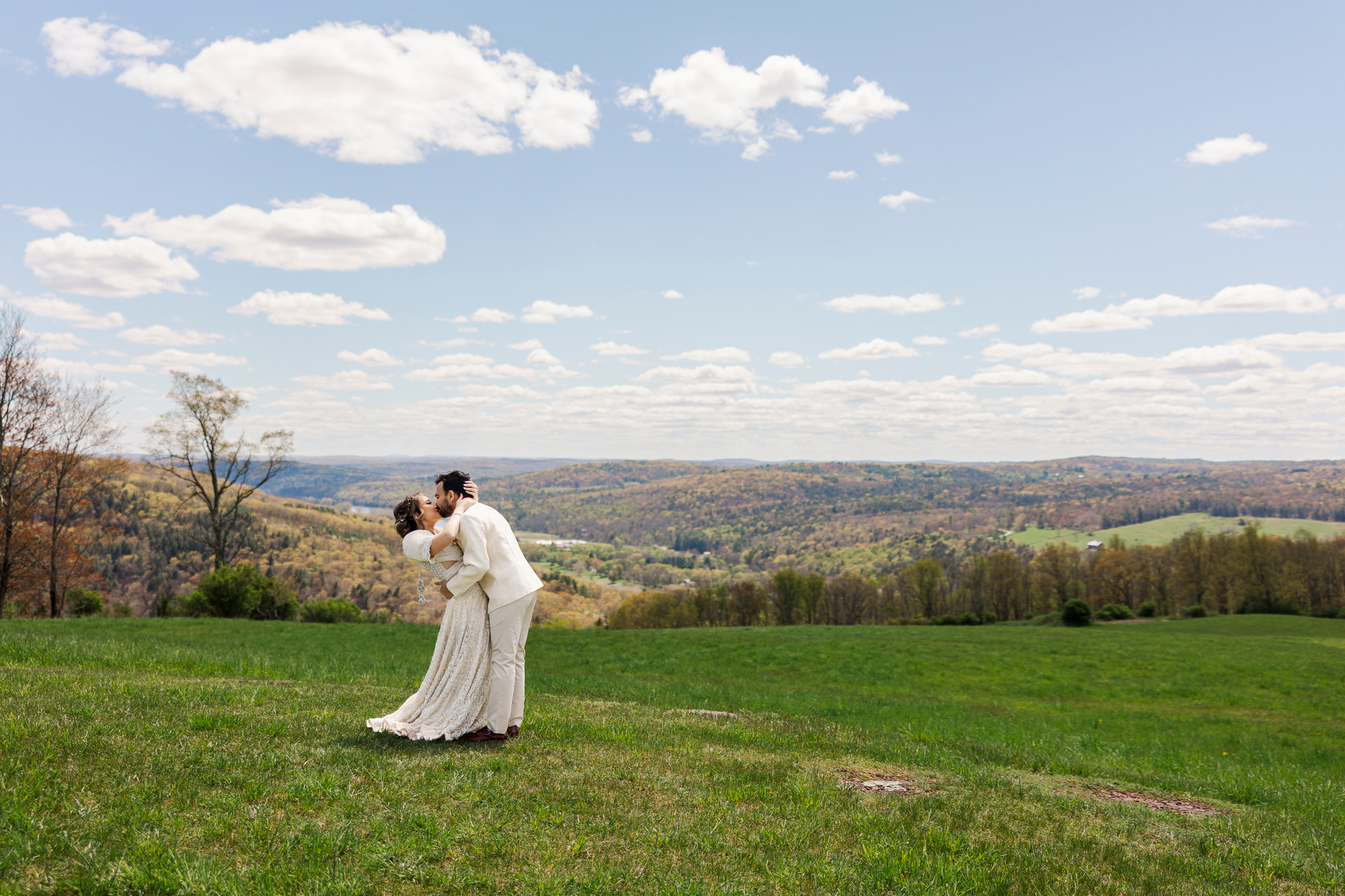 How to Have a VA Streamline Your Wedding Photography Emails